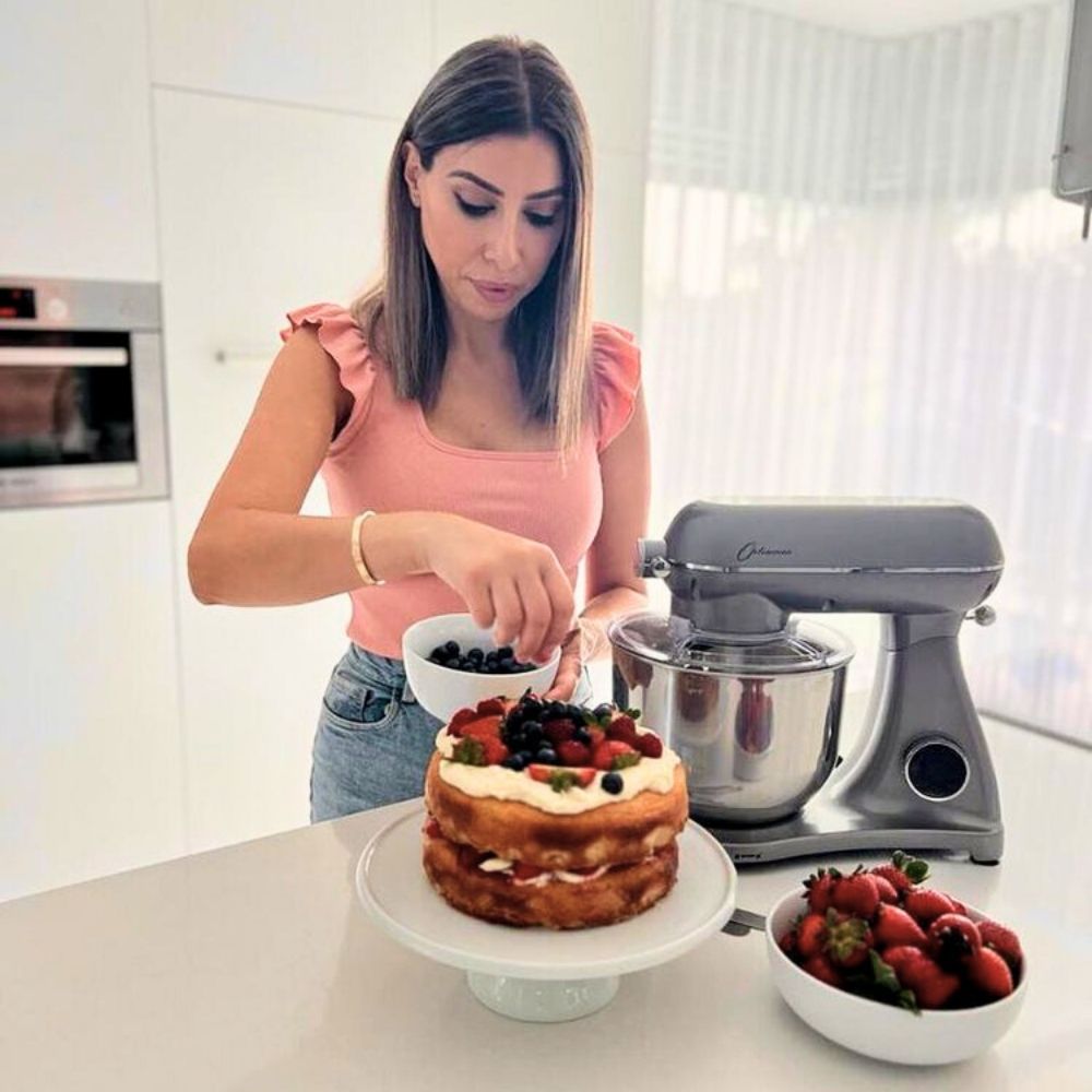 
                  
                    optimum bon appetit stand mixer kitchenaid competitor lady baking
                  
                